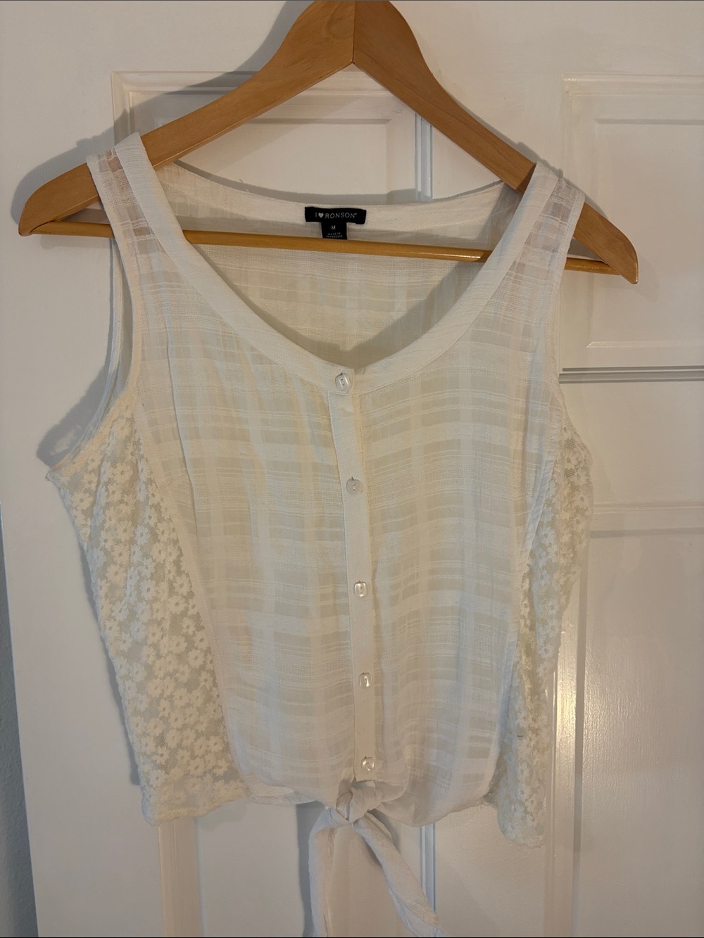 I Heart Ronson White Button-Front Tie-Hem Lace Side Camisole